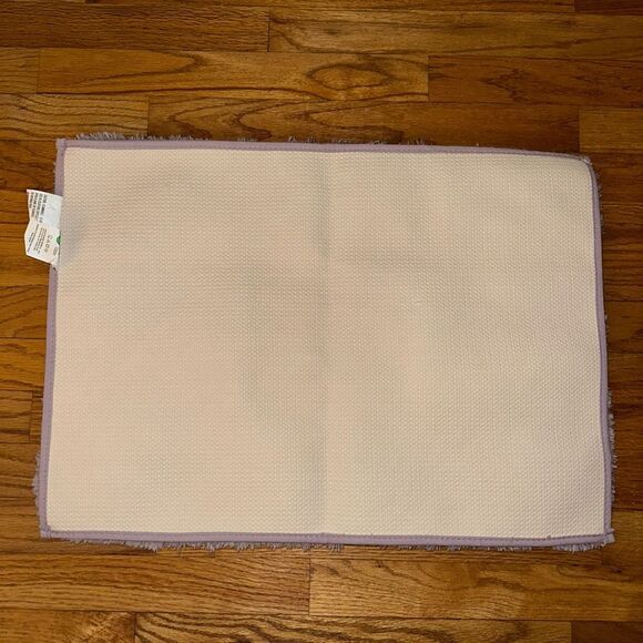 Kate Spade Bathroom Rug Fuzzy Dusty Purple 17x24” NWT - Picture 4 of 5